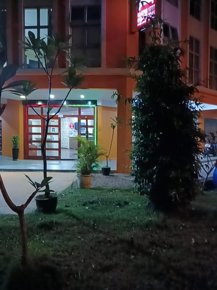 Jam Hotel Kota Warisan Sepang @ Erl Salak Tinggi, Klia 1-2 & F1 المظهر الخارجي الصورة